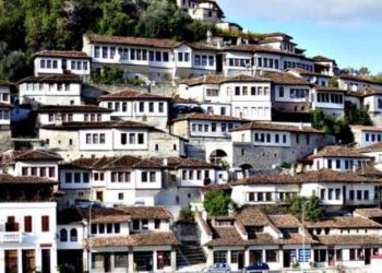 “Travel and Tour World”, ja arsyet pse Berati është destinacioni i përsosur për vitin 2026?
