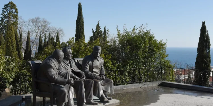 Marrëveshja e Jaltës: fundi i Luftës së Dytë Botërore dhe lindja e rendit bipolar