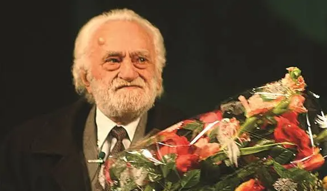 19 vite pa kolosin e skenës dhe ekranit, aktorin Kadri Roshi