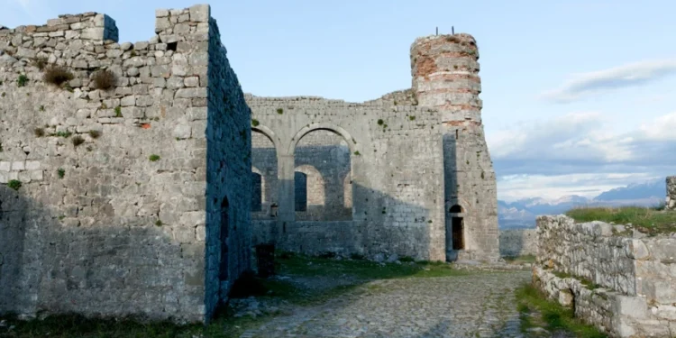 Gjurmë dy 2400 vjet të vjetra në Kalanë e Kaninës