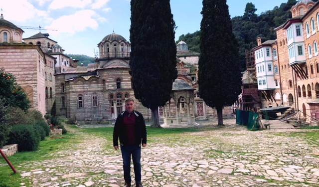 Përshpirtje te vendvarrimi i vëllait të Skënderbeut, Reposh Kastriotit, në Malin e Shenjtë