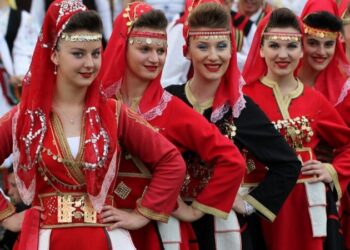 Studimi që po trazon Ballkanin: ADN-ja e shqiptarëve hap debate