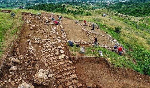 Zbulohet në Bushat tempull antik i shekujve IV-III para Krishtit