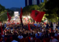 Kush e zotëron mikrofonin? Beteja e heshtur për frerin e protestës dhe higjiena e saj demokratike