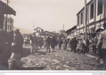 Dorëshkrimi i harruar: si u shkrua dhe si u shpëtua historia e parë e Shqipërisë nga Jean-Claude Faveyrial