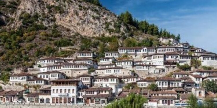 Berati i `një mbi një dritareve`, 18 vjet në UNESCO
