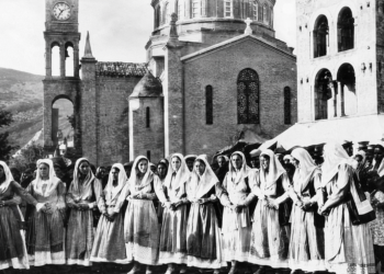 Kultura shqiptare e ngulitur në gur: Gjuha, tradita dhe zakoni si vegla të mbijetesës identitare mes arvanitasve