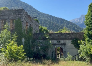 Shtëpia e harruar e Faik Konicës! Kërkohet restaurimi dhe kthimi në Muze i banesës në Konicë të Greqisë
