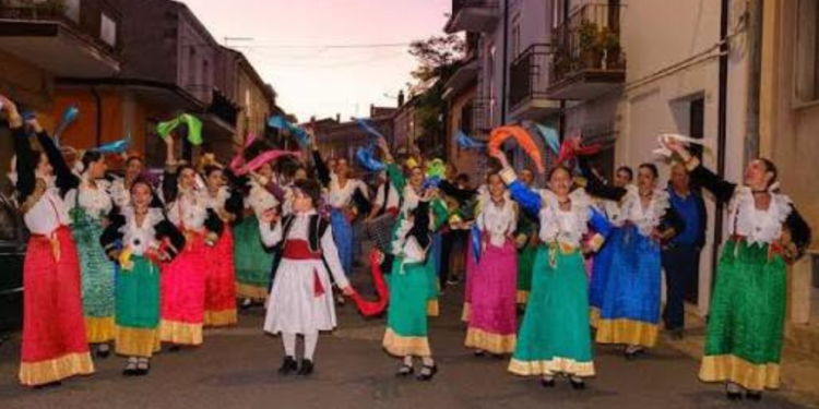 Festivali i 44-t i Këngës Arbëreshe sjell muzikë, histori dhe traditë
